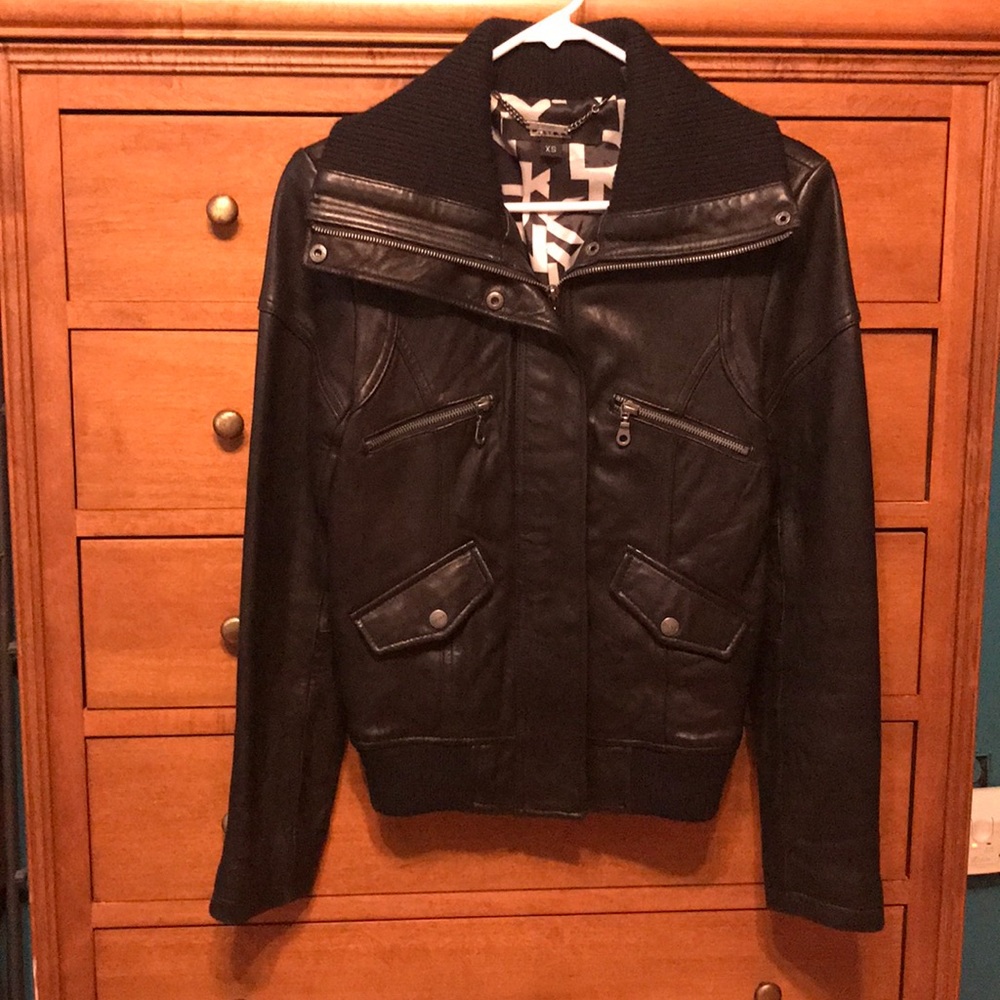 Beautiful black leather DKNY bomber jacket in XS
